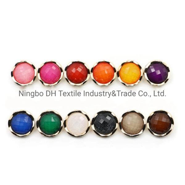 Good Quality Fashion Button for Garments/Clothing/Coat/Dressing