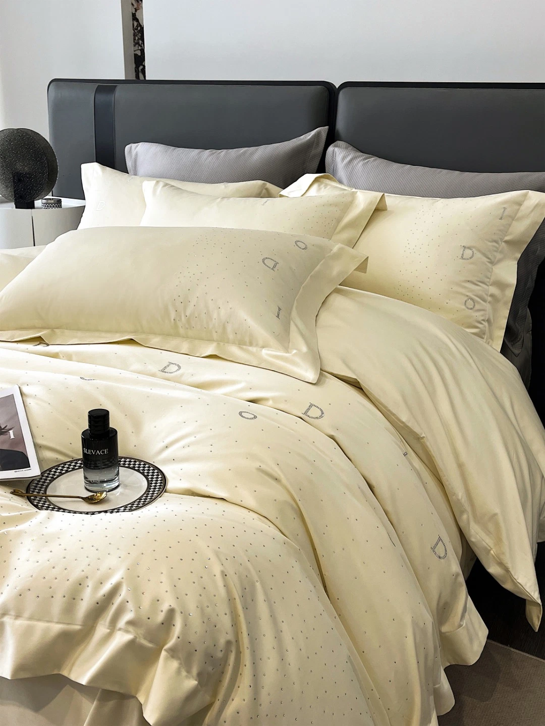 Retro Luxus Bettwäsche Set - 4-teilig aus Milch weiß Baumwolle