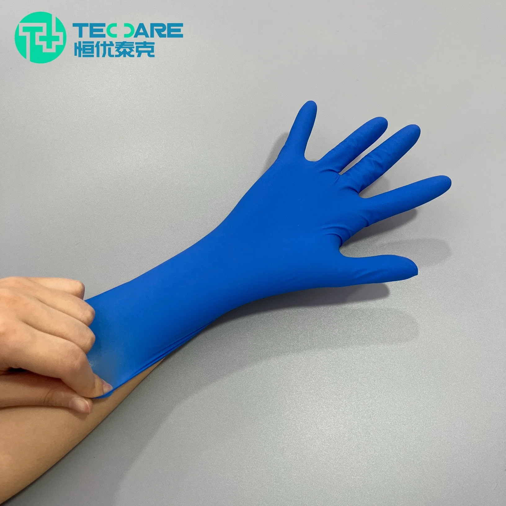 Commerce de gros d'usine de Deep Blue forte des gants en nitrile jetables pour tous les jours à l'aide