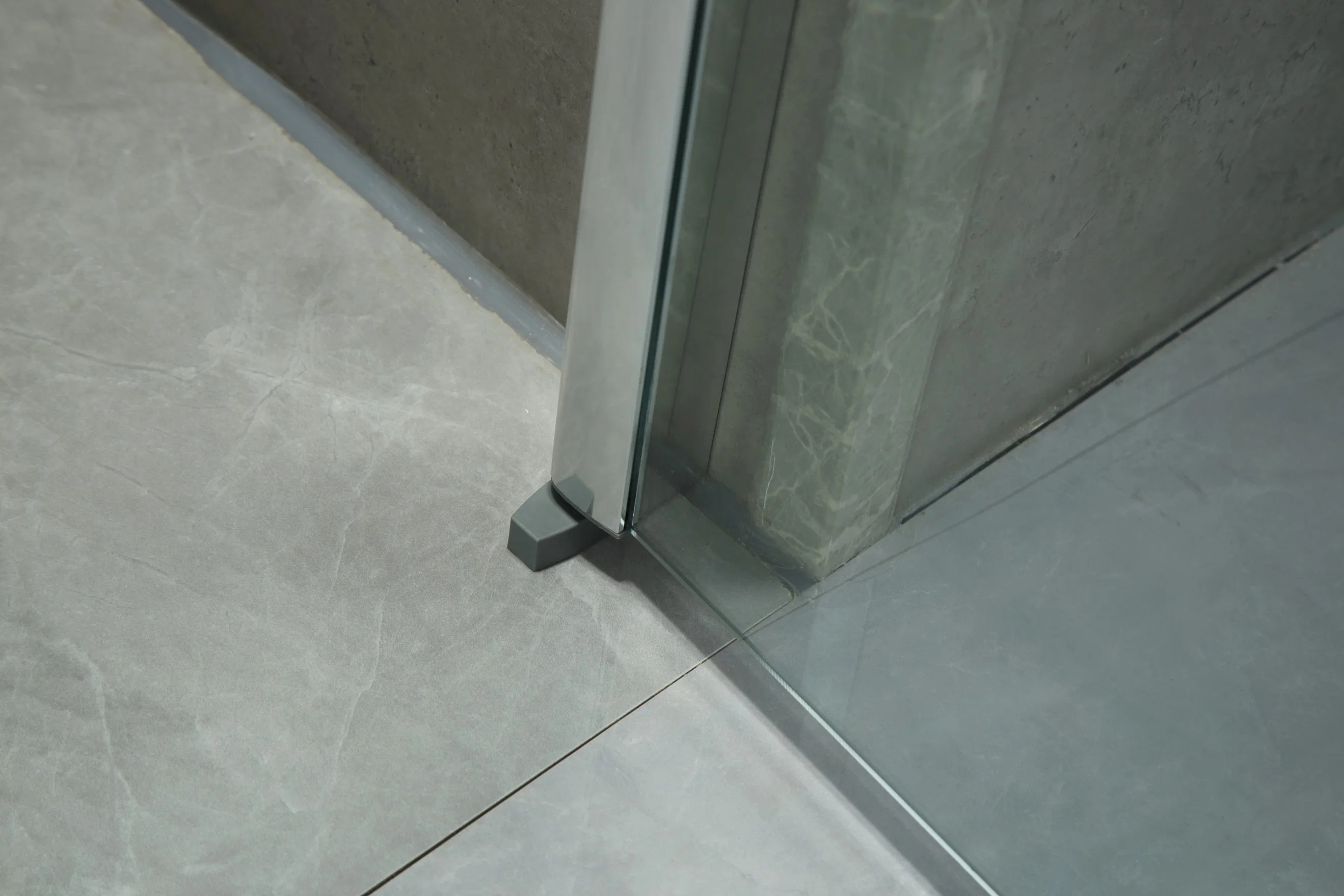 Walk-in Modern Style Aluminium Profile Shower Screen with Tempered Glass