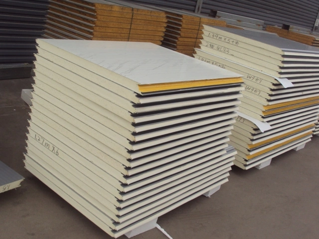 PPGI Steel Surface Standard Micro Lined Embossed Heat Insulated Polyurethane Sandwich Panel