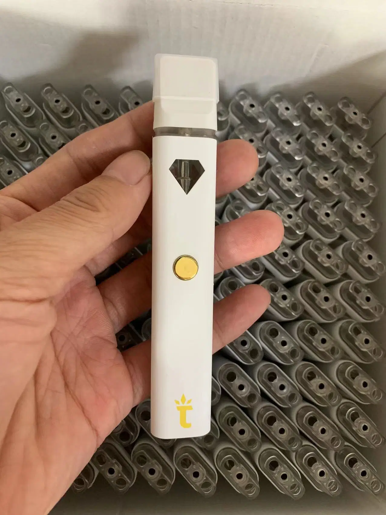 Nouvelles de haute qualité d'une épaisseur de 2 gramme de diamants de la flamme d'huile Live Vape stylos jetables en résine avec de nouveaux emballages rechargeables