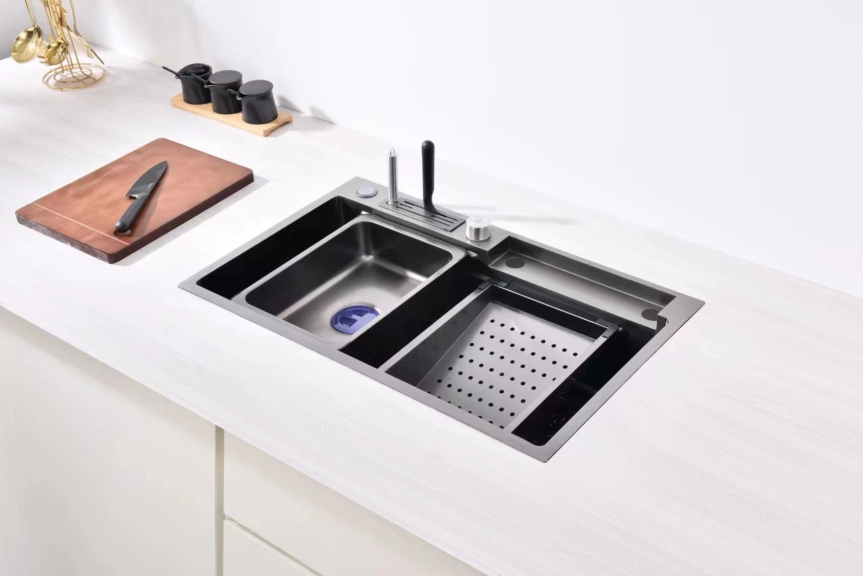 Estilos de diseño de nueva cascada de agua del grifo y fregadero Touchless Kits de la pantalla digital del sensor de grifos de cocina