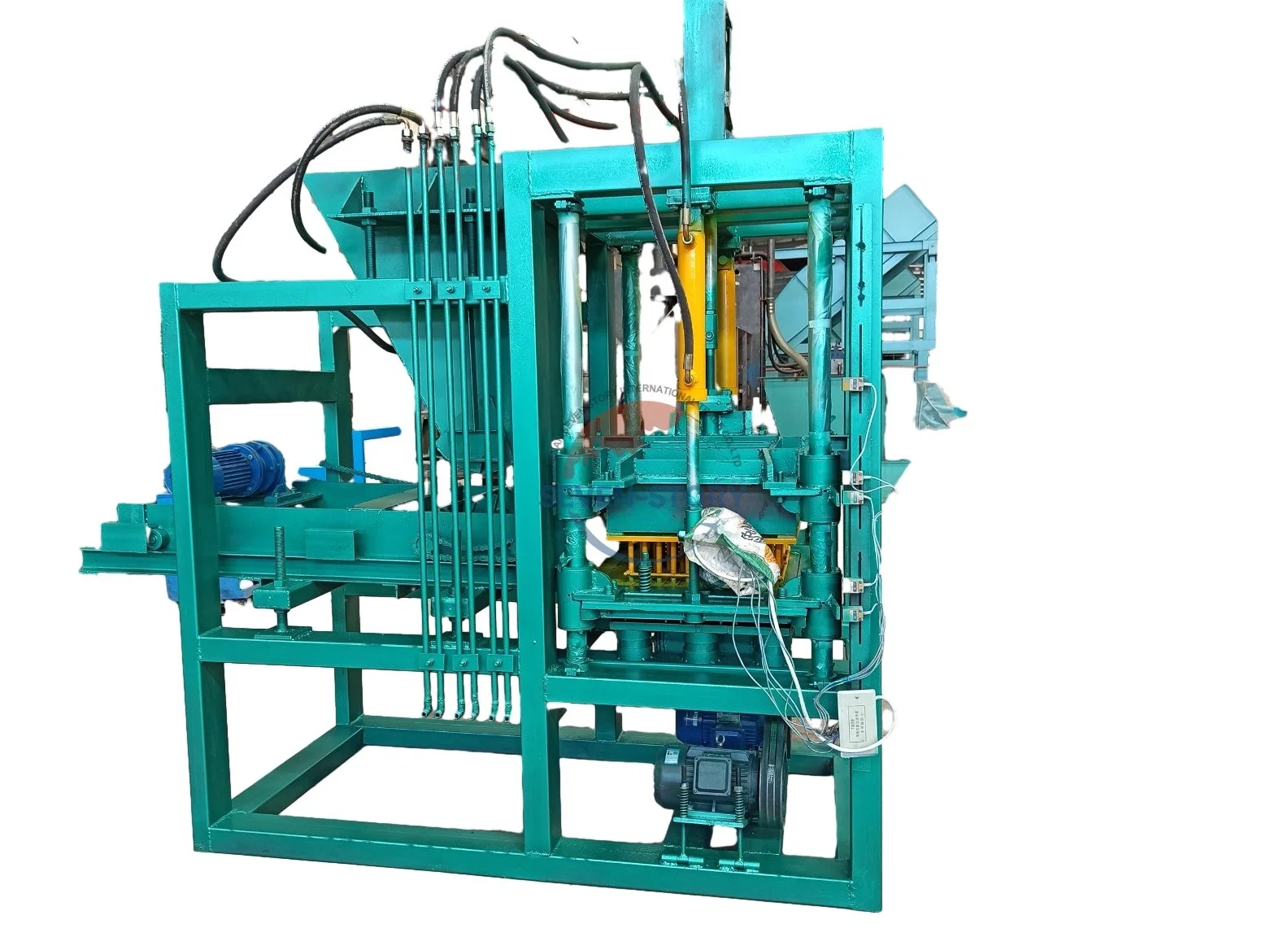 Highly Efficient Mobile Concrete Block Making Machine