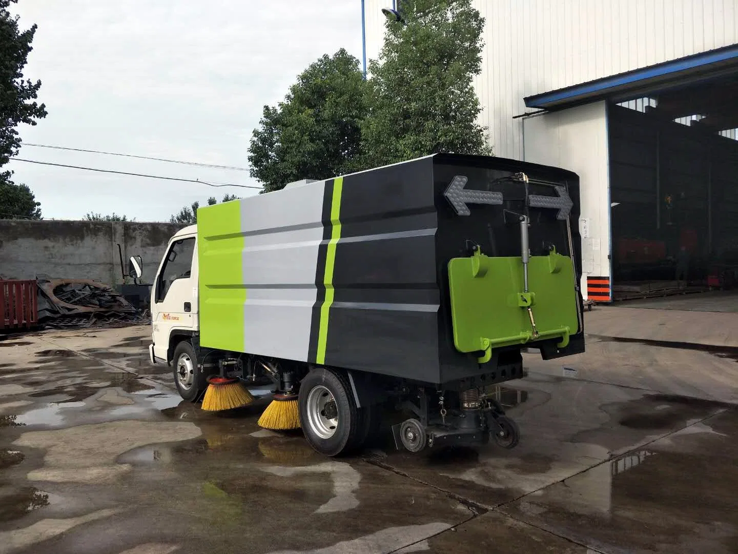 Foton Mini de petite taille de la route de la machine Balayeuse monté sur chariot