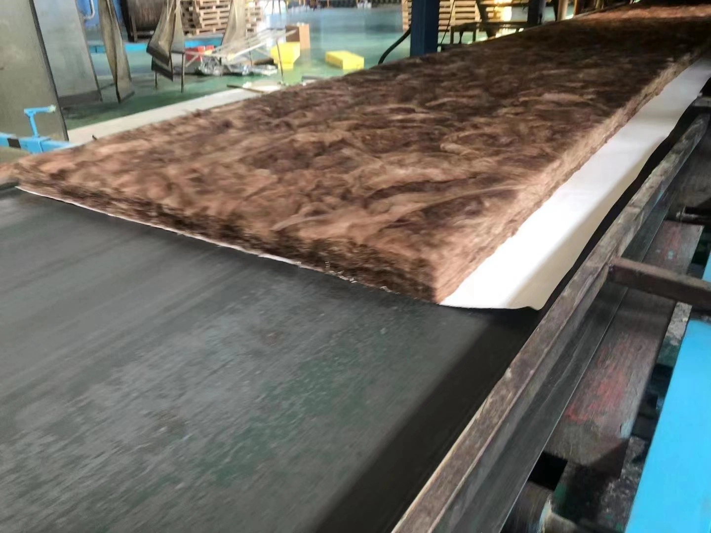 48kg/M&sup3; 25mm The Australia Use Environmentally Friendly Formaldehyde-Free Brown Glasswool Heat Insulation Glass Wool Blankets