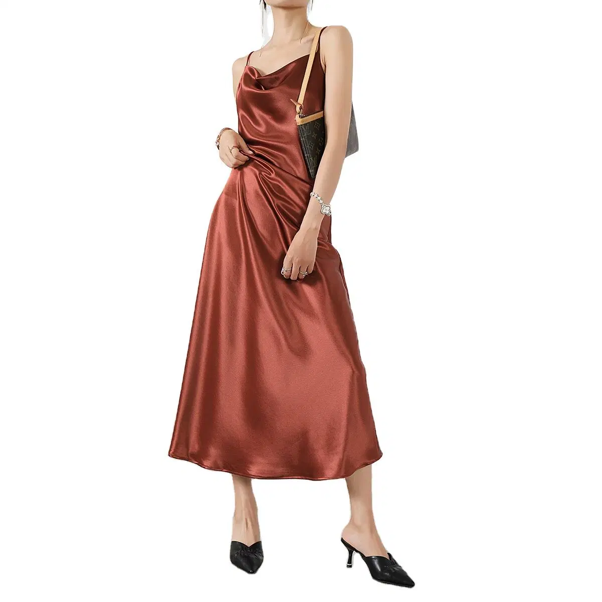 2022 Seiden-Acetat Satin-Slip-Kleid OEM Ommswing Ausschnitt Halter Kleid Frauen glänzend Slim Kleid