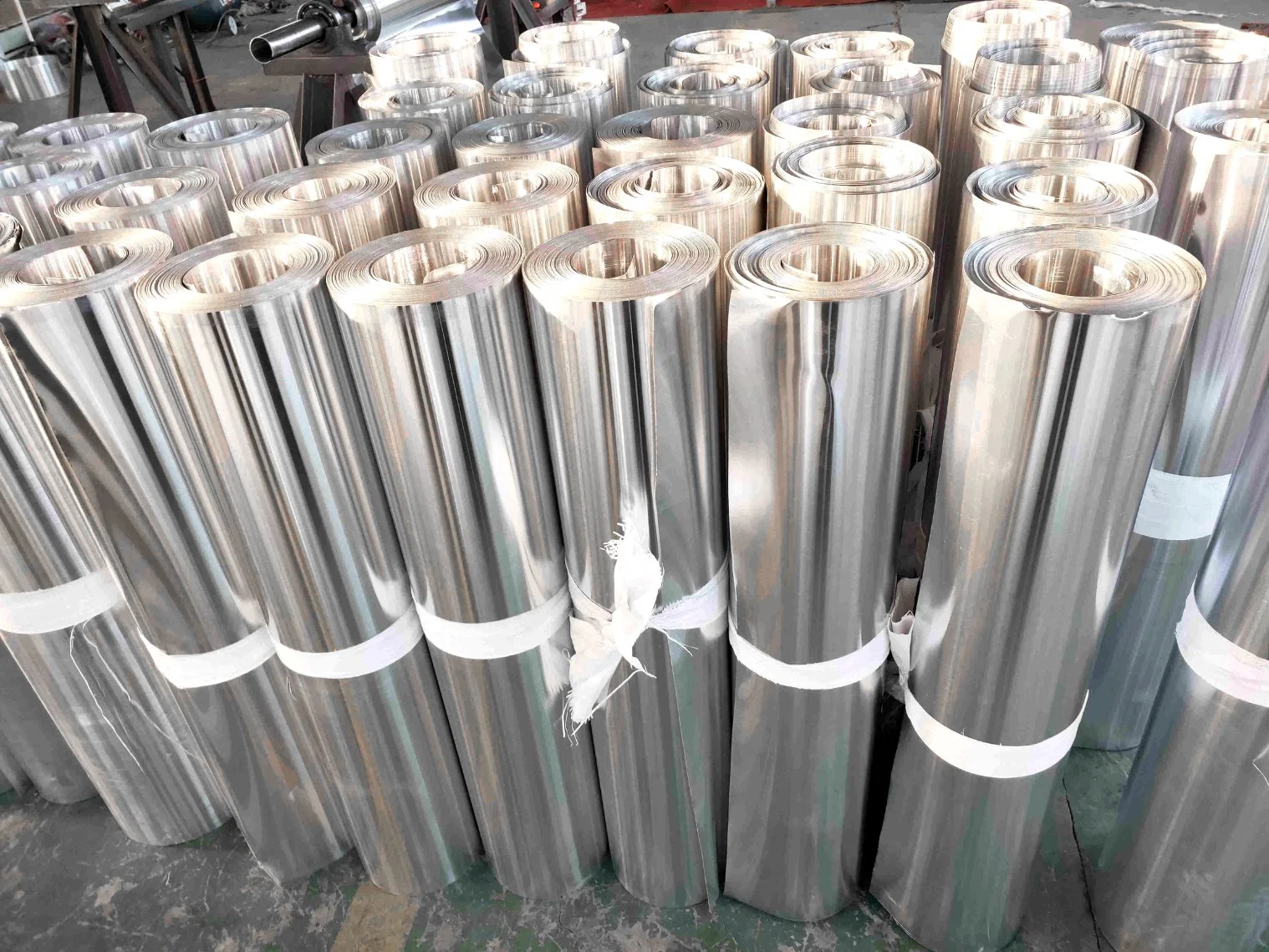 Super amplia hoja de aluminio 3104 bobina de aluminio de JIS 3003 AISI ASTM bobinas para la venta el precio por tonelada