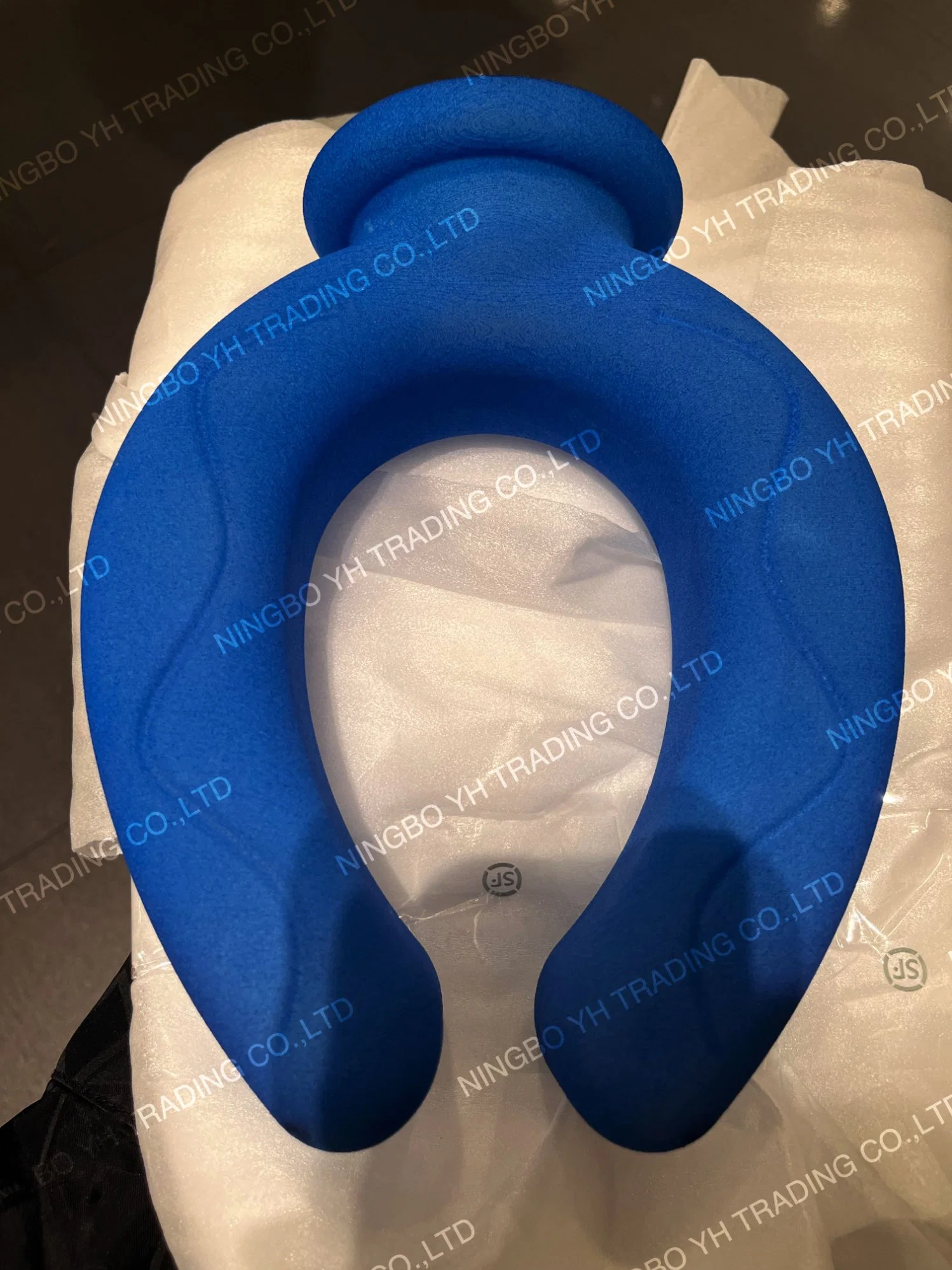 Venta en caliente Nuevo producto de I+D cuello en forma de U alrededor de Color-Cambio de agua caliente bolsa para el cuello de compresión caliente, columna cervical y rodillas