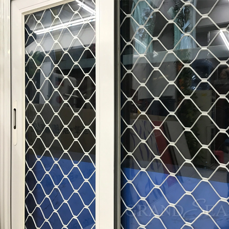 Residencial balcón de aluminio templado de guillotina Low-E Doble acristalamiento de ventanas deslizantes de 3 vías con pantalla de cristal dentro de la red de seguridad