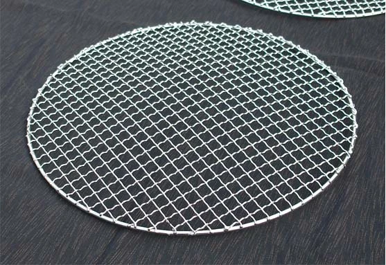 Grill Mesh BBQ Tool - Mesh Grill Mat That Allows Smoke to Pass Through - Non-Stick - Perfect for Grills, Smokers and Ovens