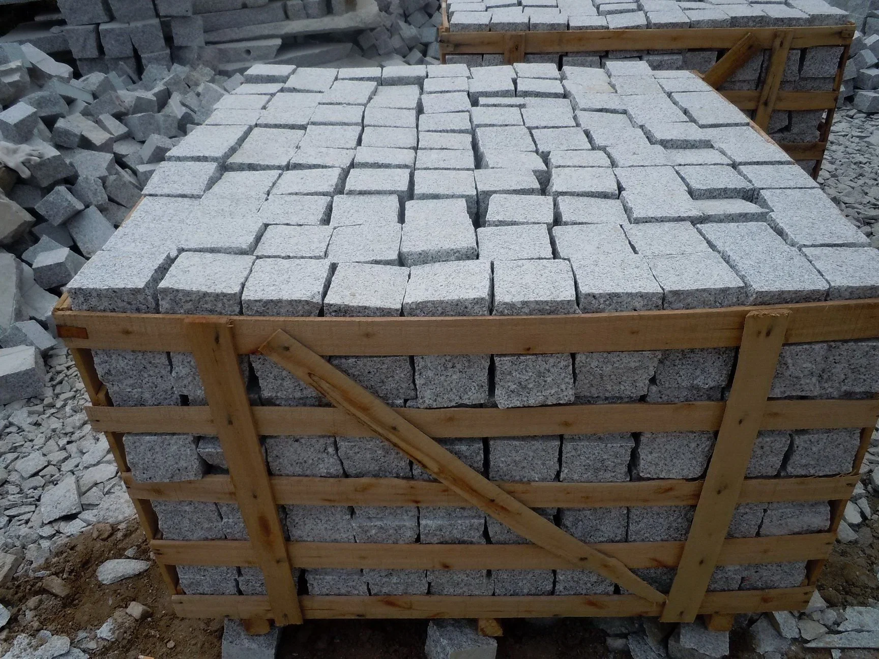 Granite Pavers Stones/Kerbs/Cubes Natural Flamed Grey/Black/Beige/Rusty Slabs/Stairs Outside Tile Paving/Bricks