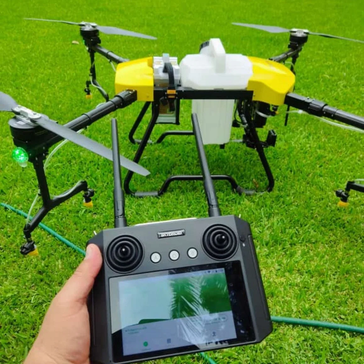 30lt Centrifugal Nozzles Agriculture Drone Sprayer, Drone Roof Spraying for Tobacco China Manufacturer