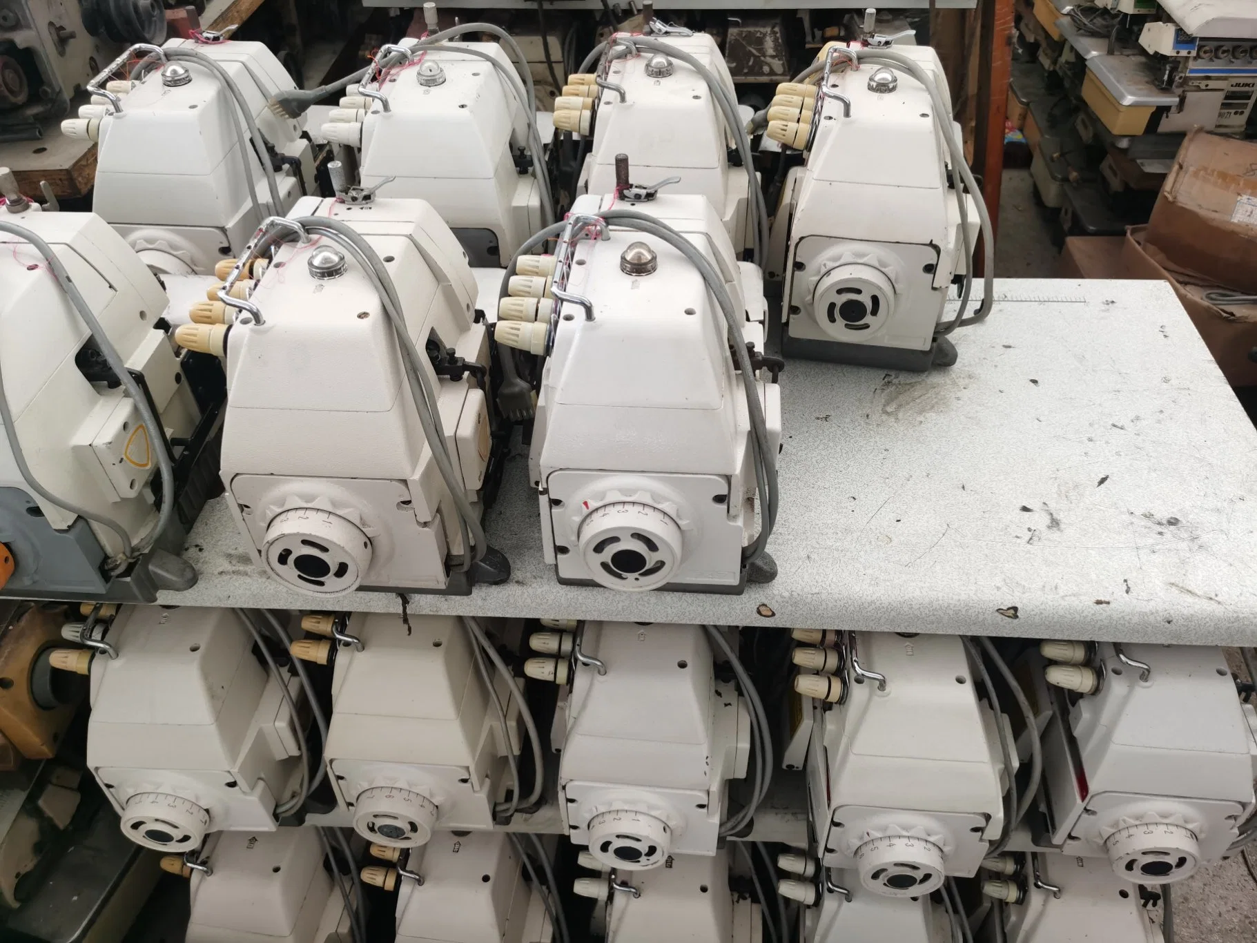 Overlock Machine Seconds Direct Drive 747dd مستخدمة Maquinas De Coser التصنيع في يوزداس