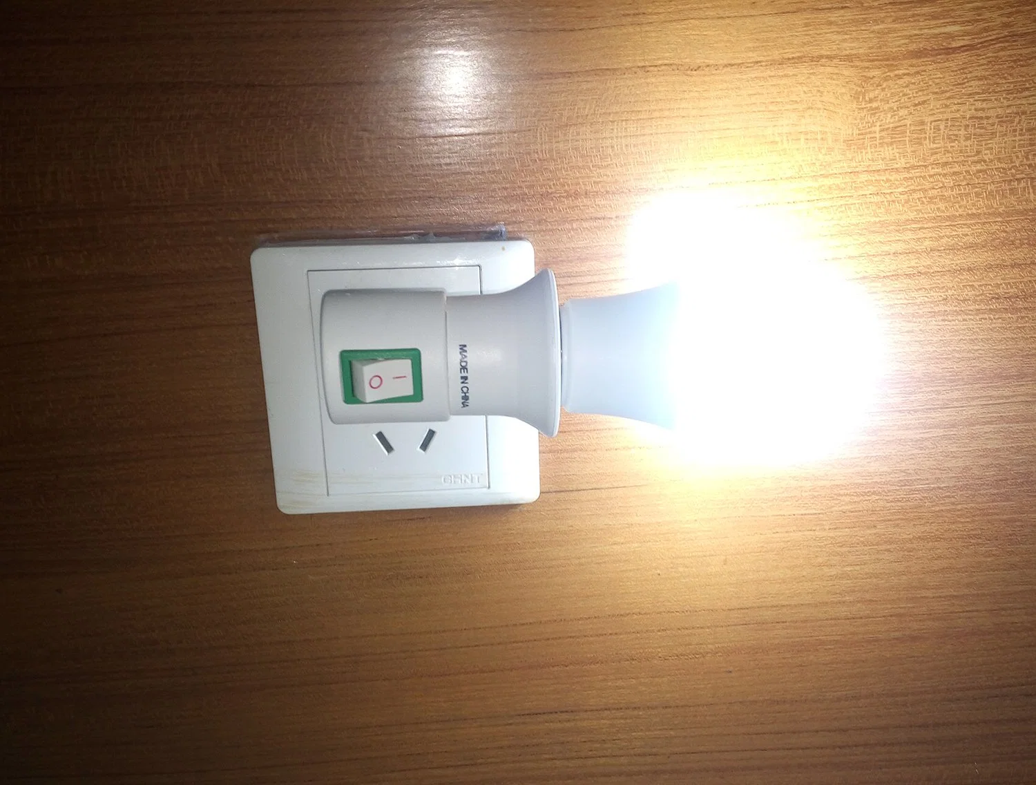 E27 LED Night Lamp Light Socket Base Lamp Holder with Switch