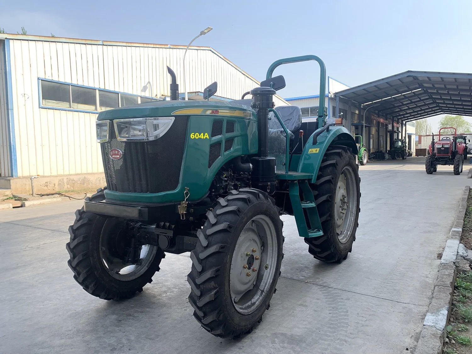 Green Hood Farm Greenhouse Agricultural Compact Tractor 4WD 60HP 70HP 80HP 90HP Power Tiller 604 704 804 904 with Color Can Be Customized