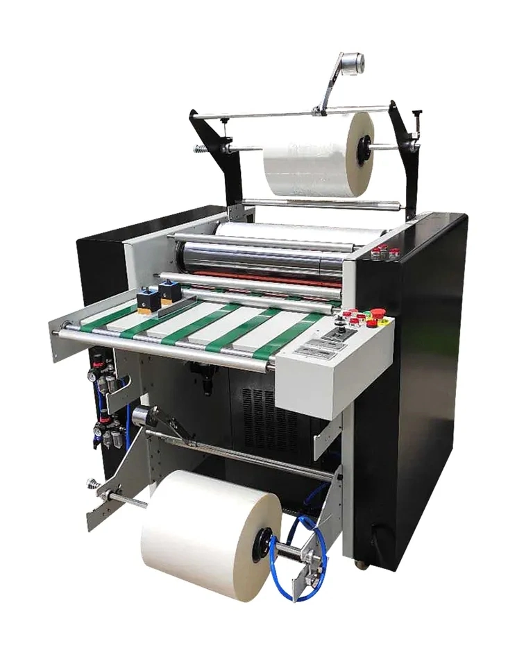 Máquina laminadora de papel con película de rollo térmico con rodillo de patrón grande, máquina laminadora con cortador