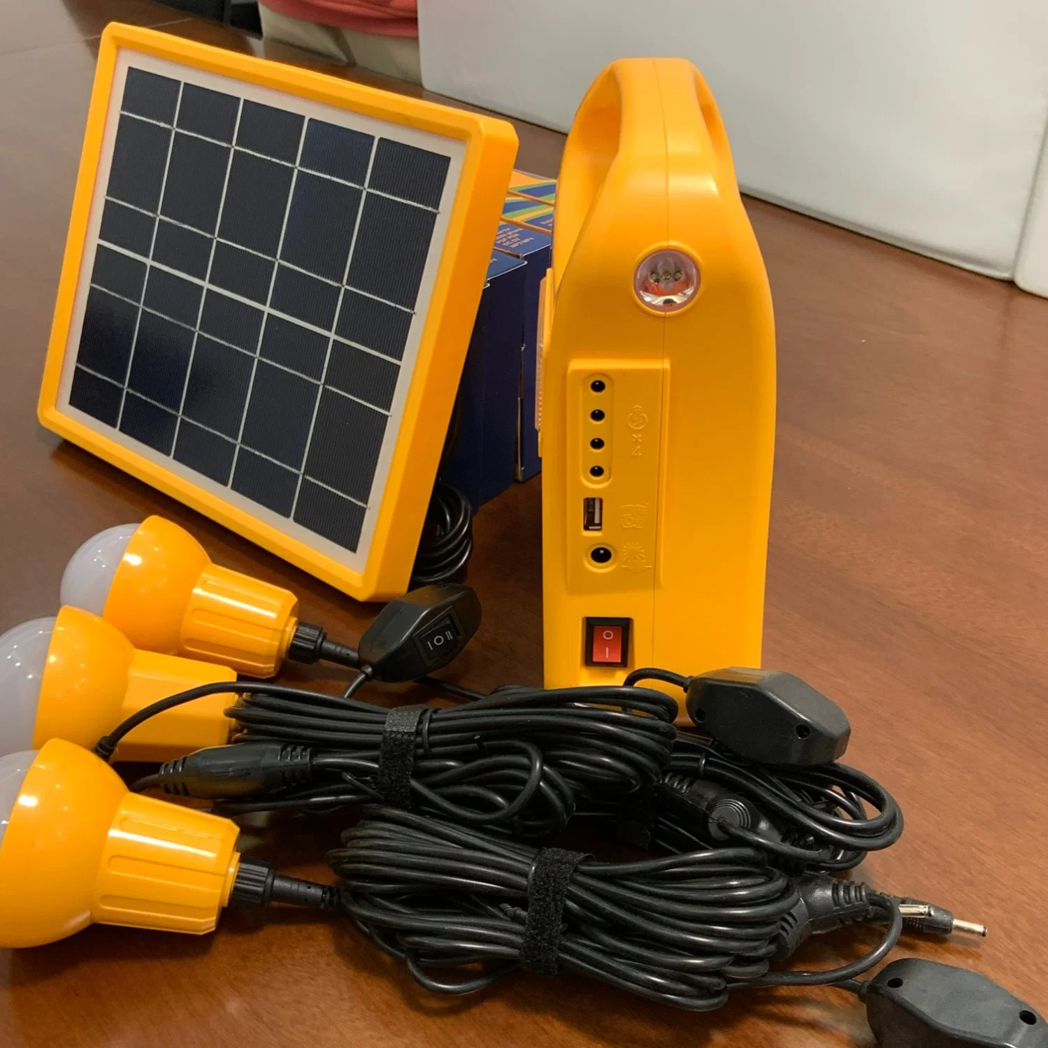 Sistema Solar Home para Kit de Panel Solar de Área no Eléctrica (SF-305 con Bluetooth/radio FM/cargador móvil/3pcs bombilla)