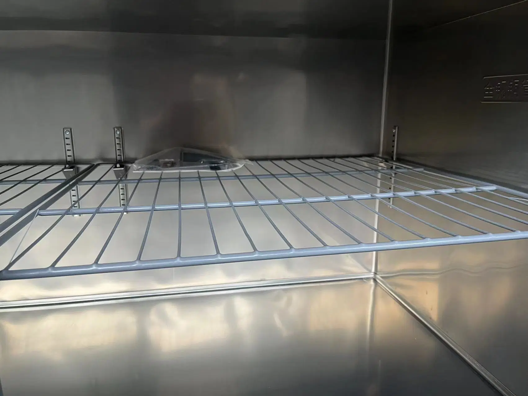 Commercial Stainless Steel Under Counter Refrigerator Counter Top Fridge with Caster