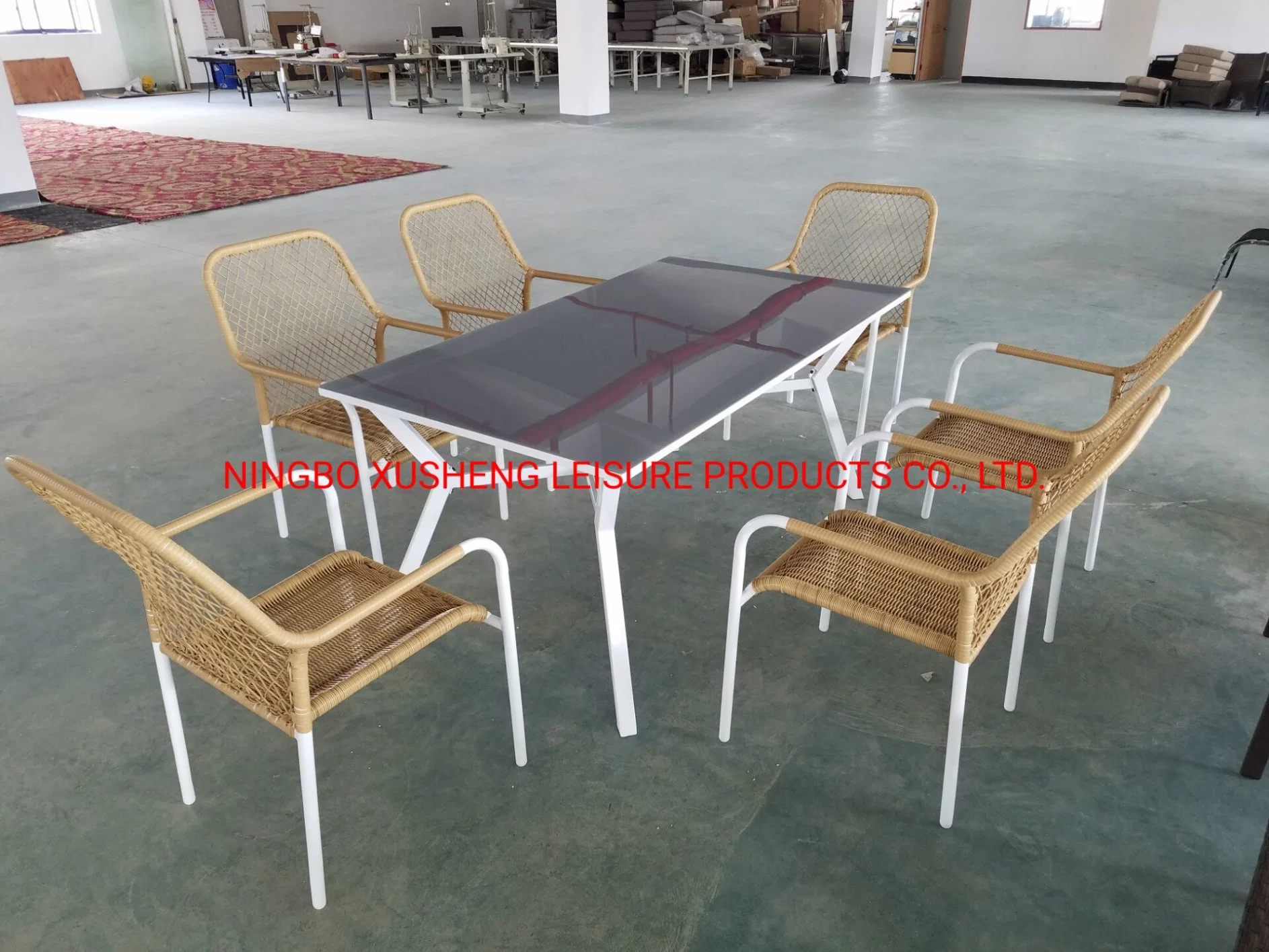 Outdoor Furniture Set Round Rattan Chair and Table with Tempered Glass