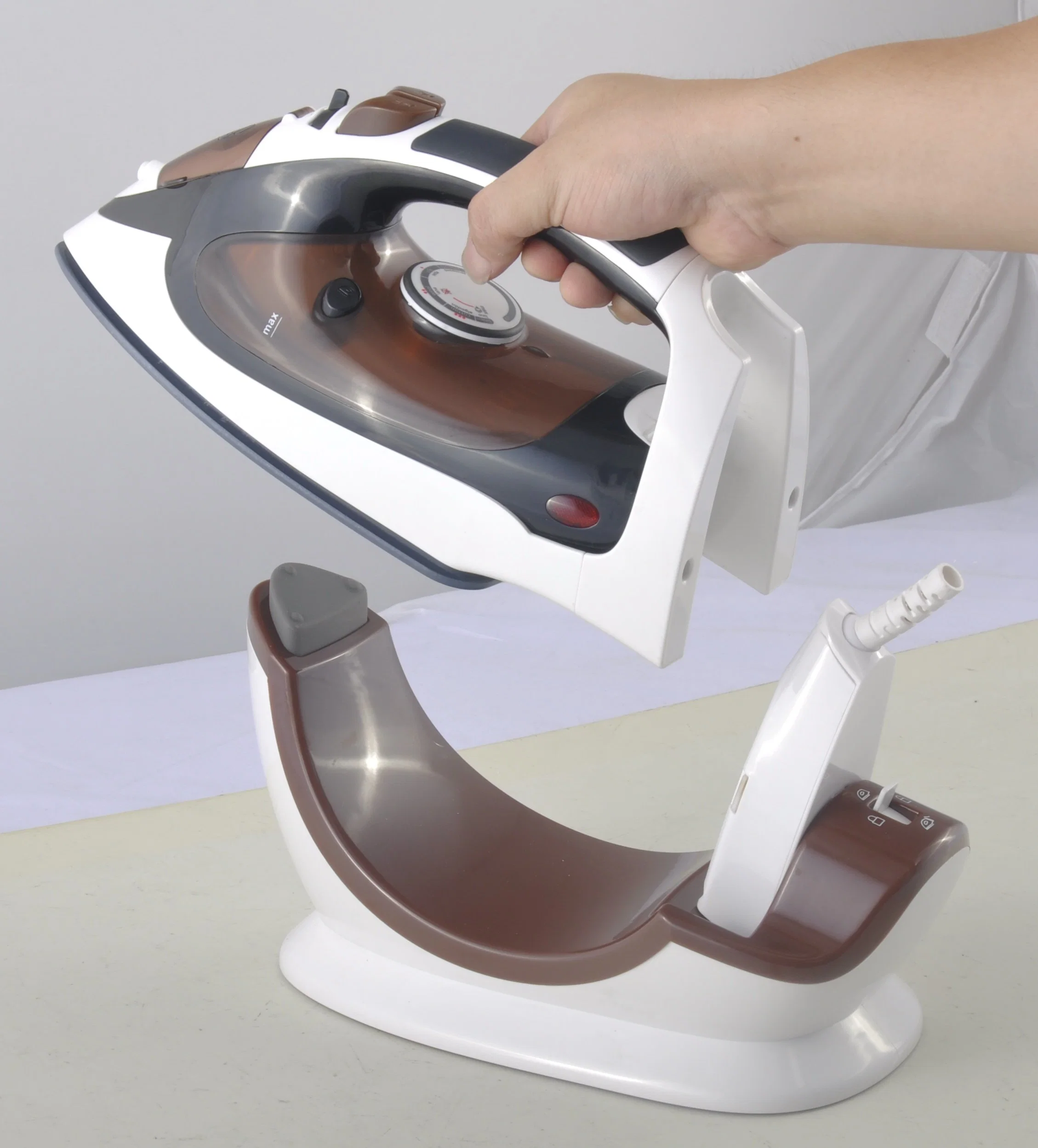 Cordless Steam and Dry 2400 W Iron with Burst of Steam Technology