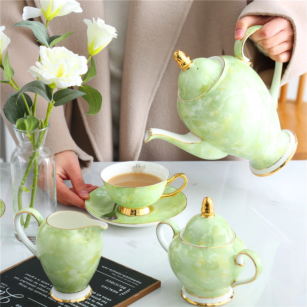 Novo Design chávenas grandes Pires de estilo europeu de porcelana Floral chá café definido