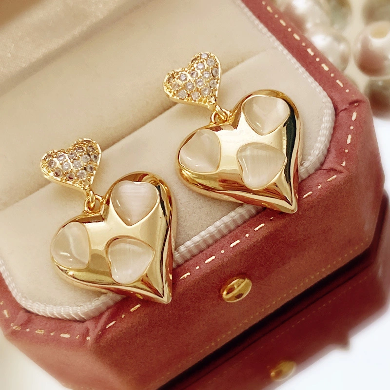 Fashion Metal Love Cat's Eye Full Diamond Heart Earrings Jewelry