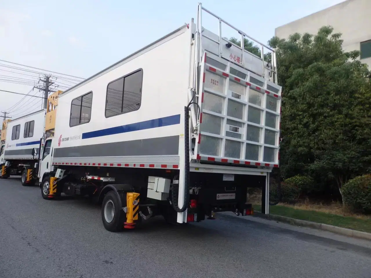 Airport Airline Handicap Vehicles Transfer Board to Vehicle for Disabled Passengers