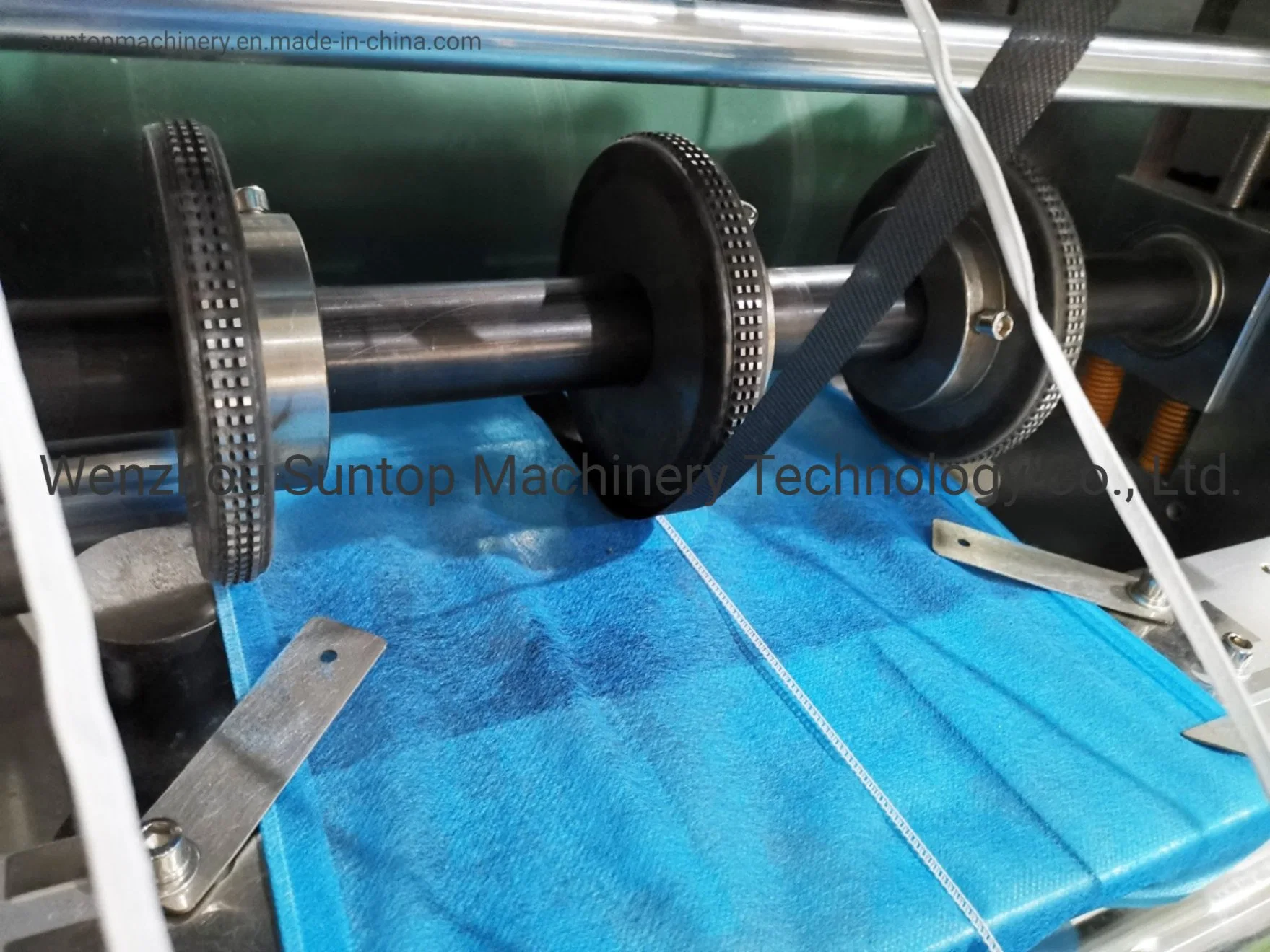 PE Waterproof Plastic Nonwoven Antislip Shoe Cover Making Machine with Edge Folding