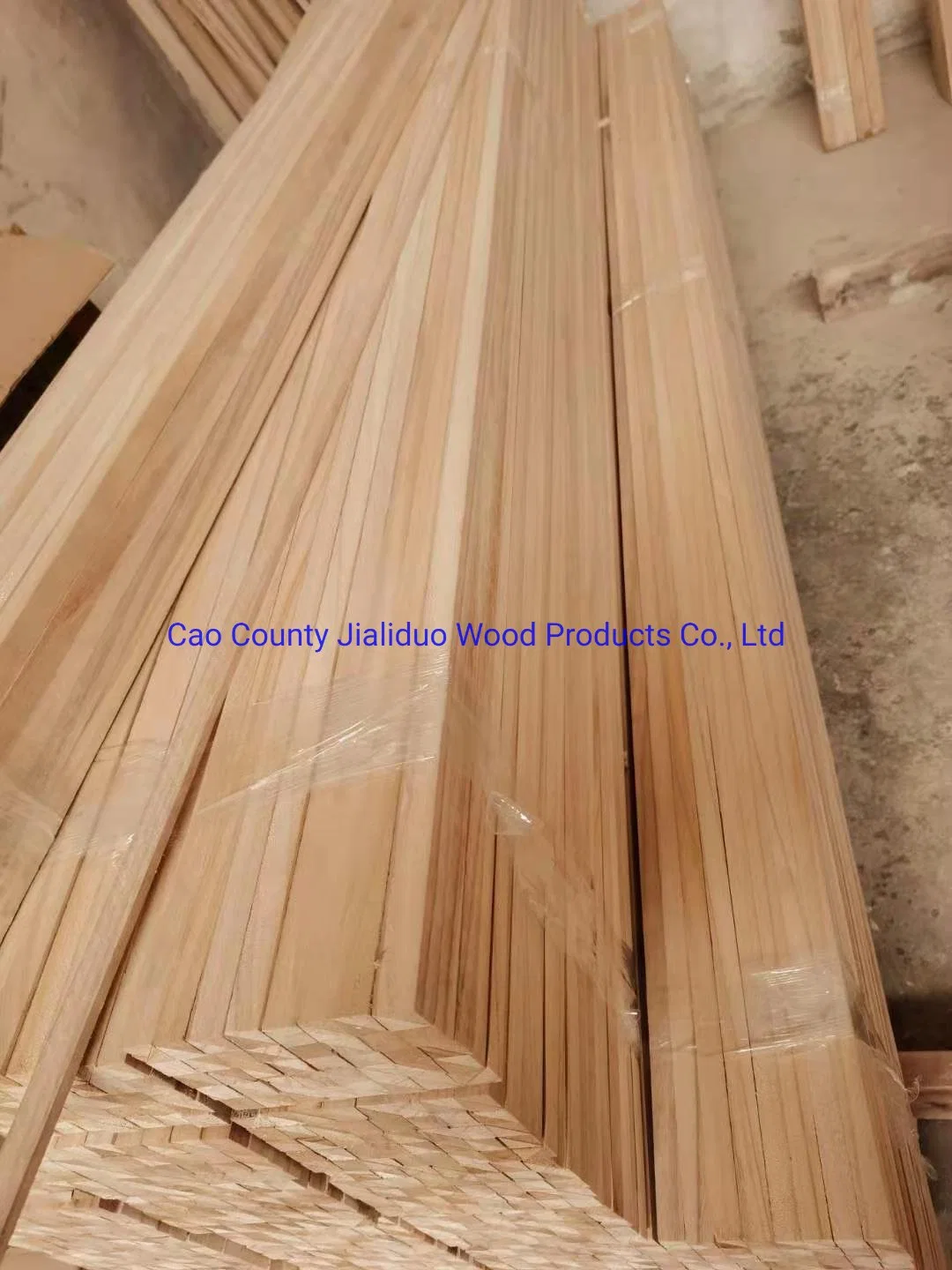 Hot Selling China Solid Wood 28X28mm Paulownia Square Chamfers