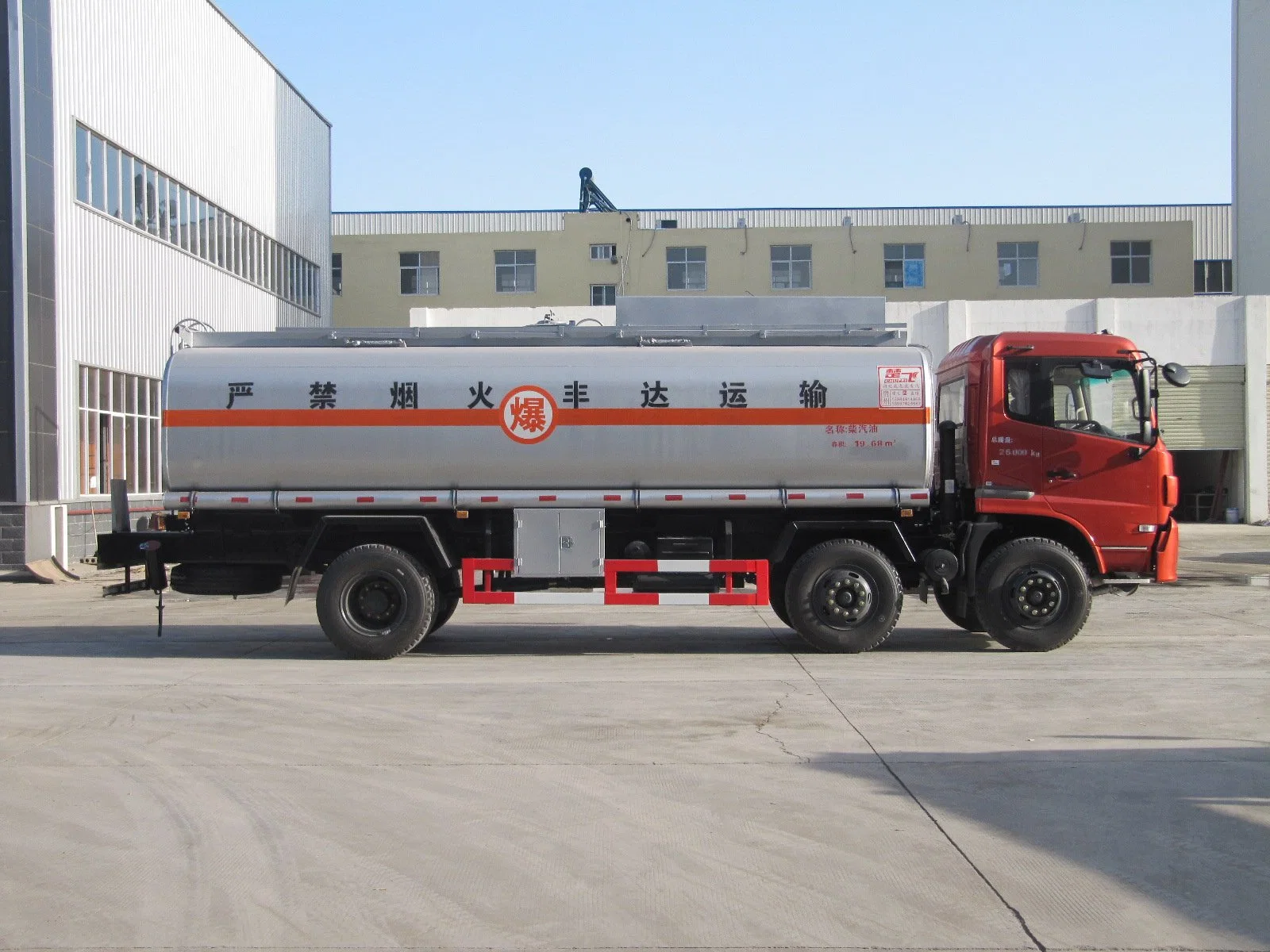 Chemical Truck Factory Direct Fuel Tank Truck 6X2 Dongfeng Oil Tankwagen Dimension Kraftstoff Transport Lkw