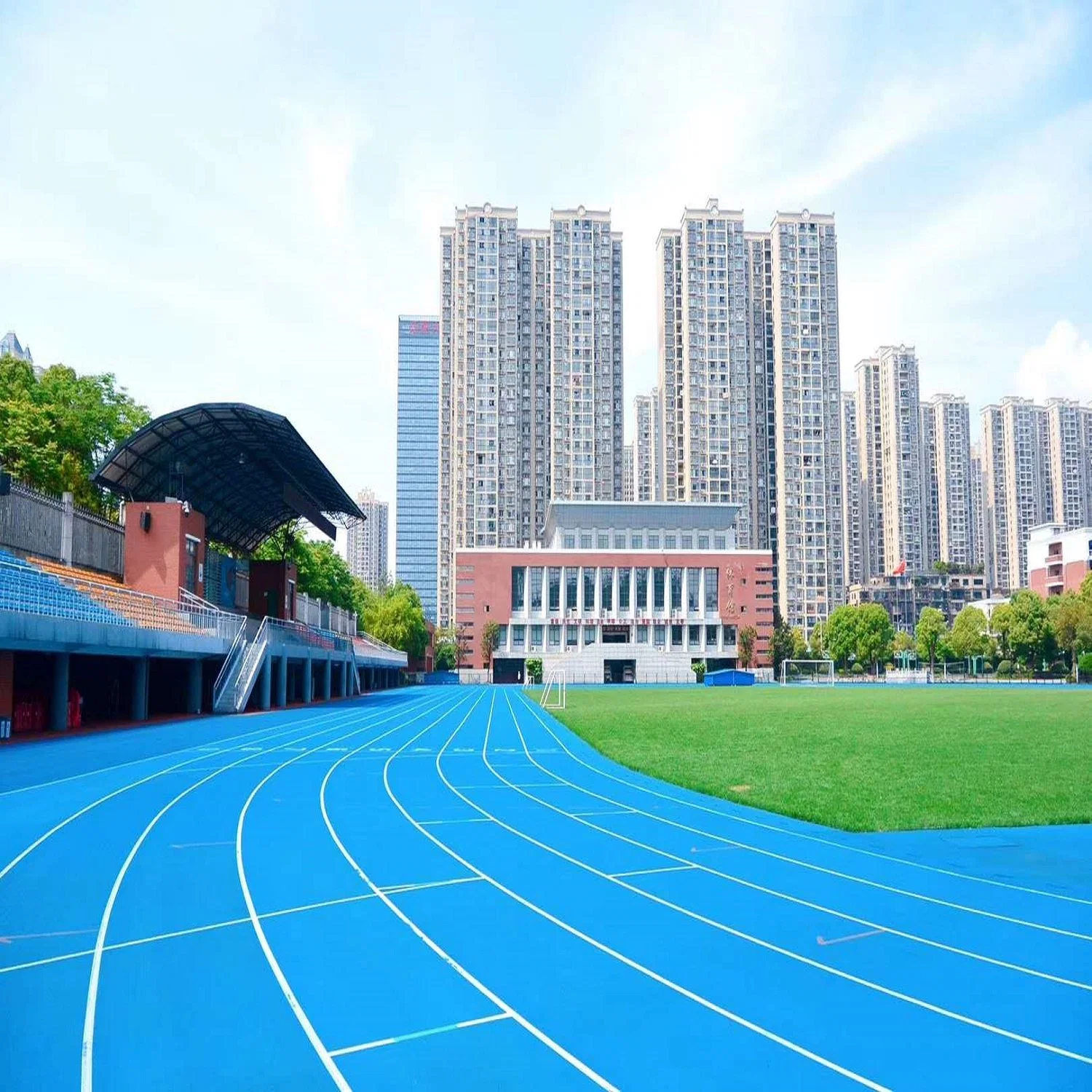 Sandwich System, Impermeablecombines Base Mat with Poured-in-Place Polyurethane Running Track