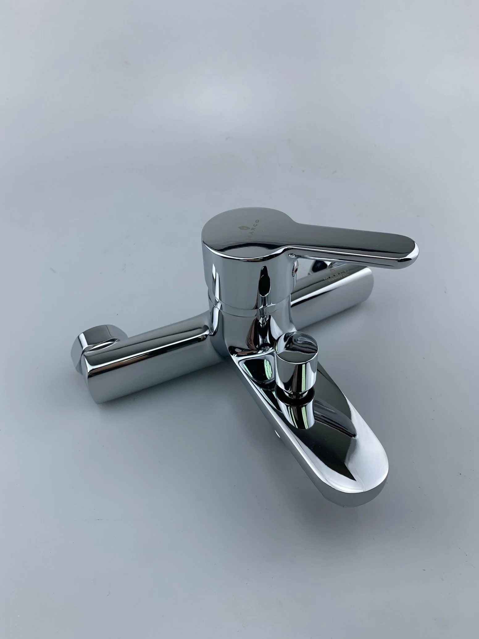 Sanitary Ware Bathroom Bathtub Mixer Bath Water Tap Shower Faucet Ty-Hz003