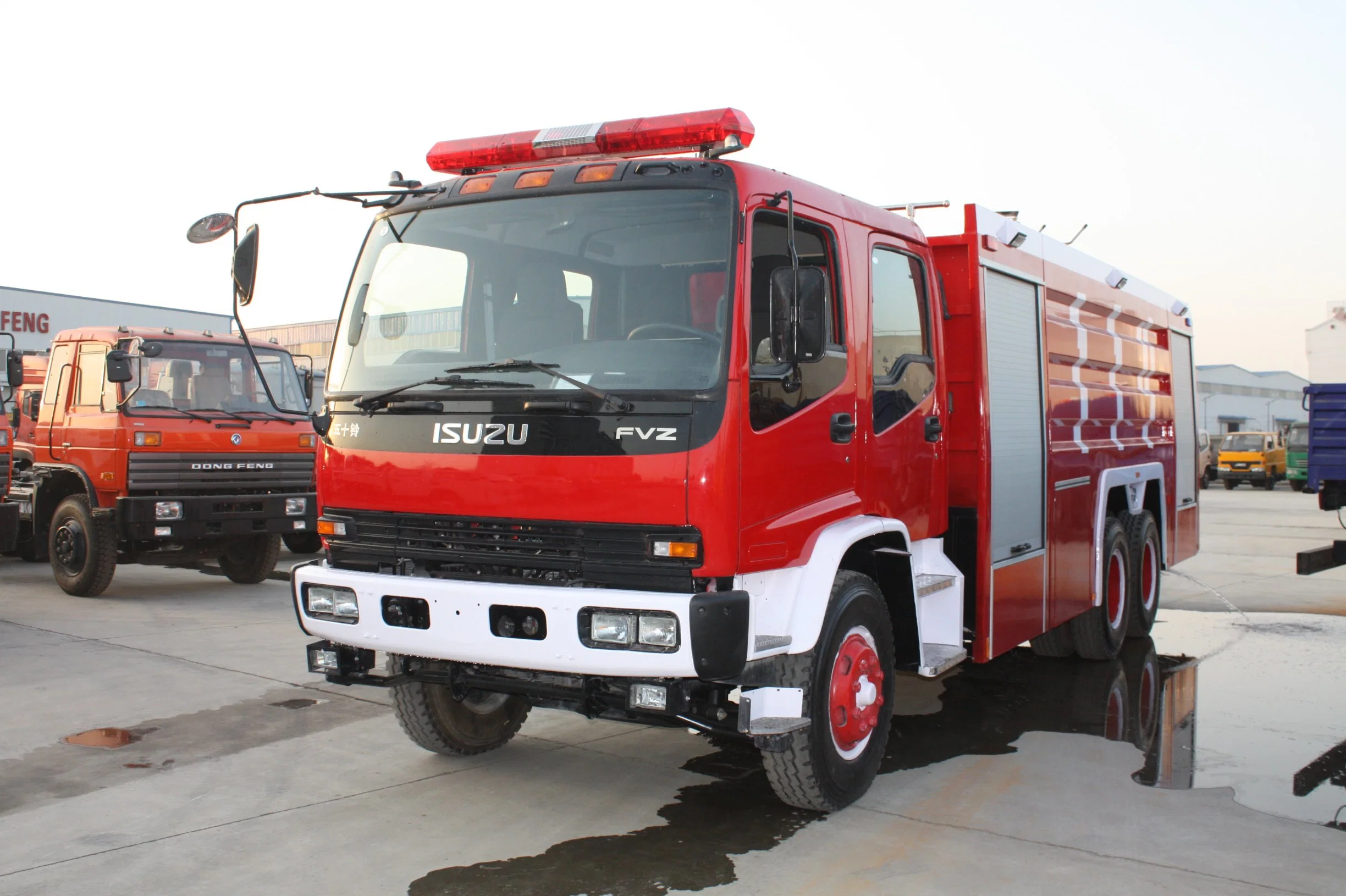 A fábrica de Venda Directa, 1suzu 16000L de água em pó de espuma caminhão de incêndio