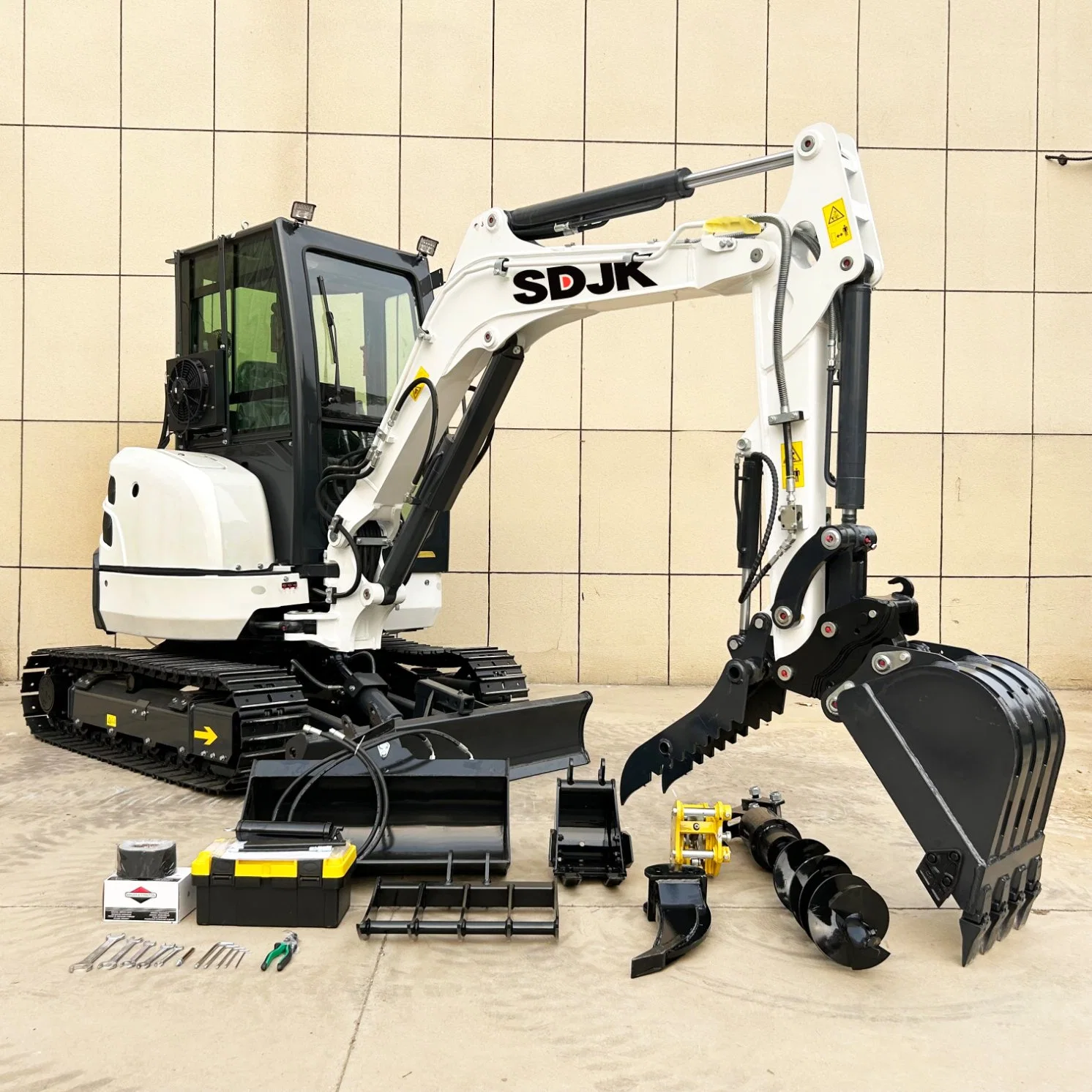 Best Selling EPA 4 Euro 5 1.8 Ton 2ton Closed Cabin Crawler Excavators Small Digger Hydraulic Kubota 3-Cylindrig Motor 1.7 Ton Mini Excavator Price Can OEM EDM