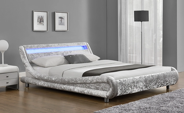 سرير بحجم مزدوج / ملكي من الجلد الاصطناعي بتصميم PU من Willsoon Furniture 1140-1 مع ضوء LED