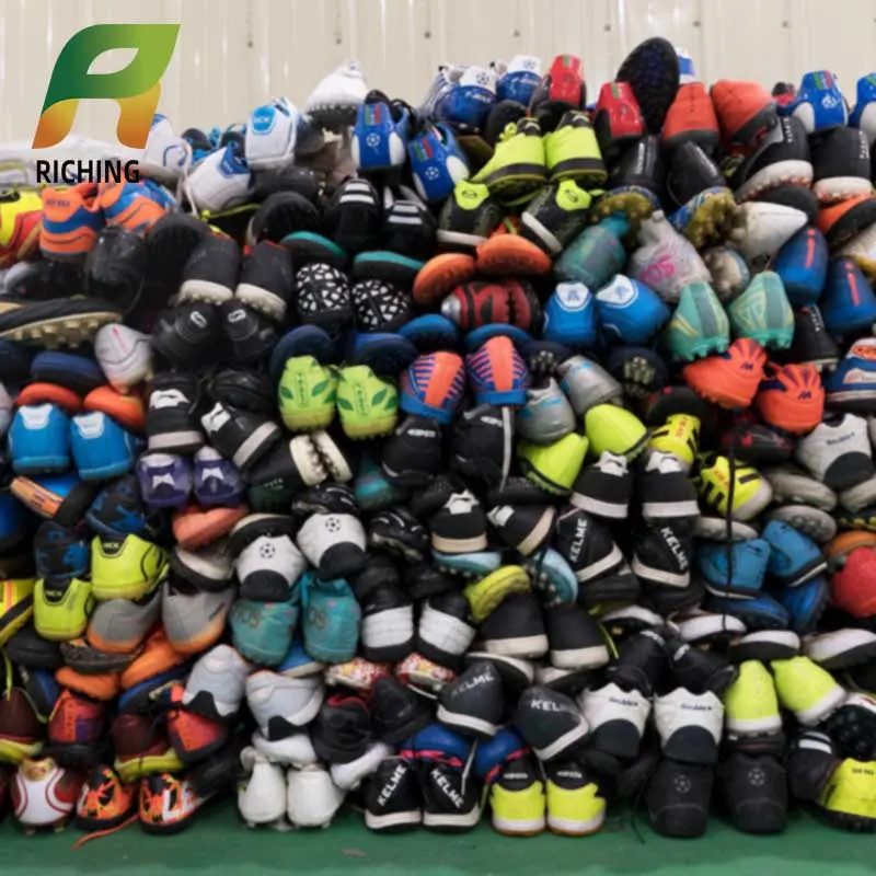 Großhandel/Lieferant Bulk Second Hand Männer Frauen Marke Fußballschuhe UK Original Branded Gebrauchte Fußballschuhe Ballen Deutschland Lieferant