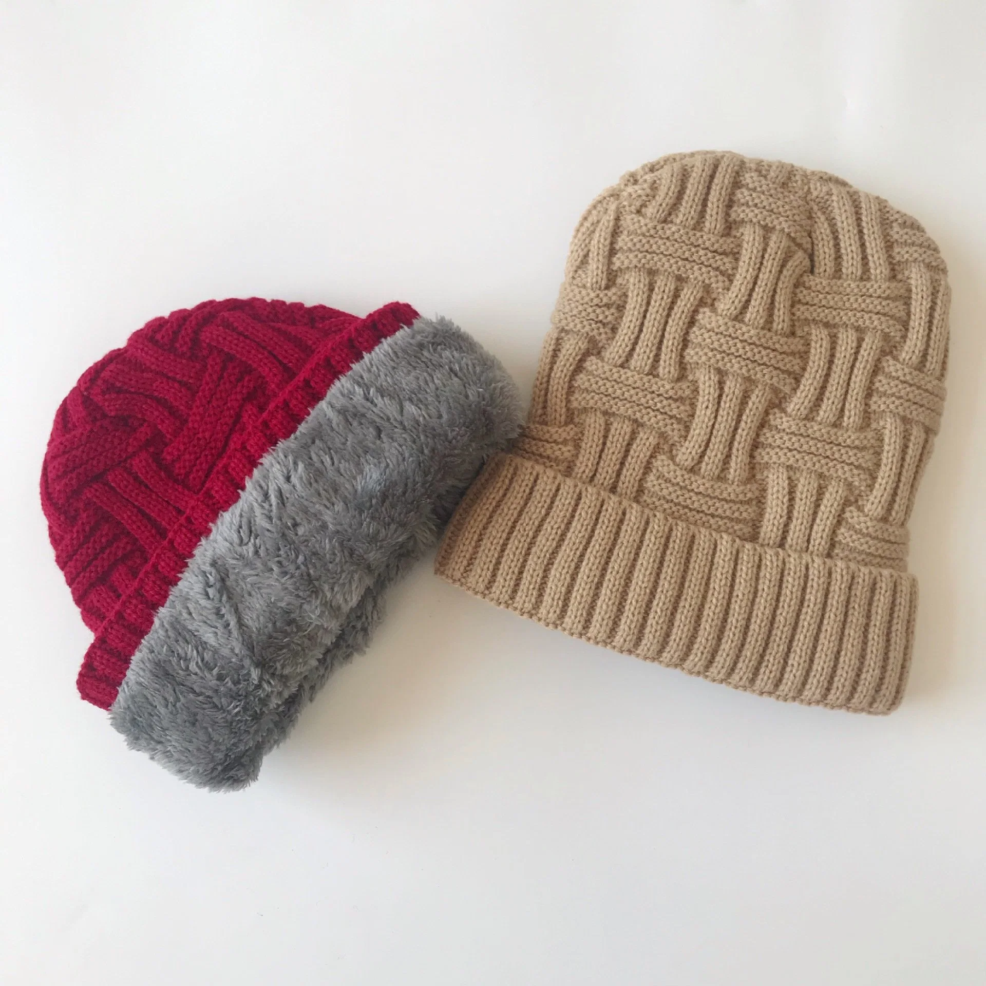 Großhandel Custom Beanie Stickerei Logo gewebte Label 100% Acryl POM POM Strickmütze Mütze Winter Hüte