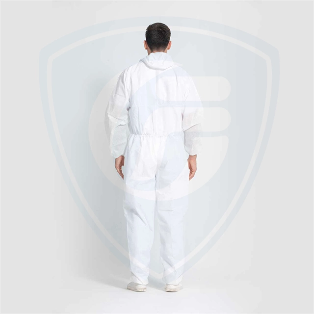 White Disposable Hooded Coveralls SMS Chemical Protective Suits Elastic Cuffs Front Zipper Closure Serged Seams for Spray Painting Mechanic Work