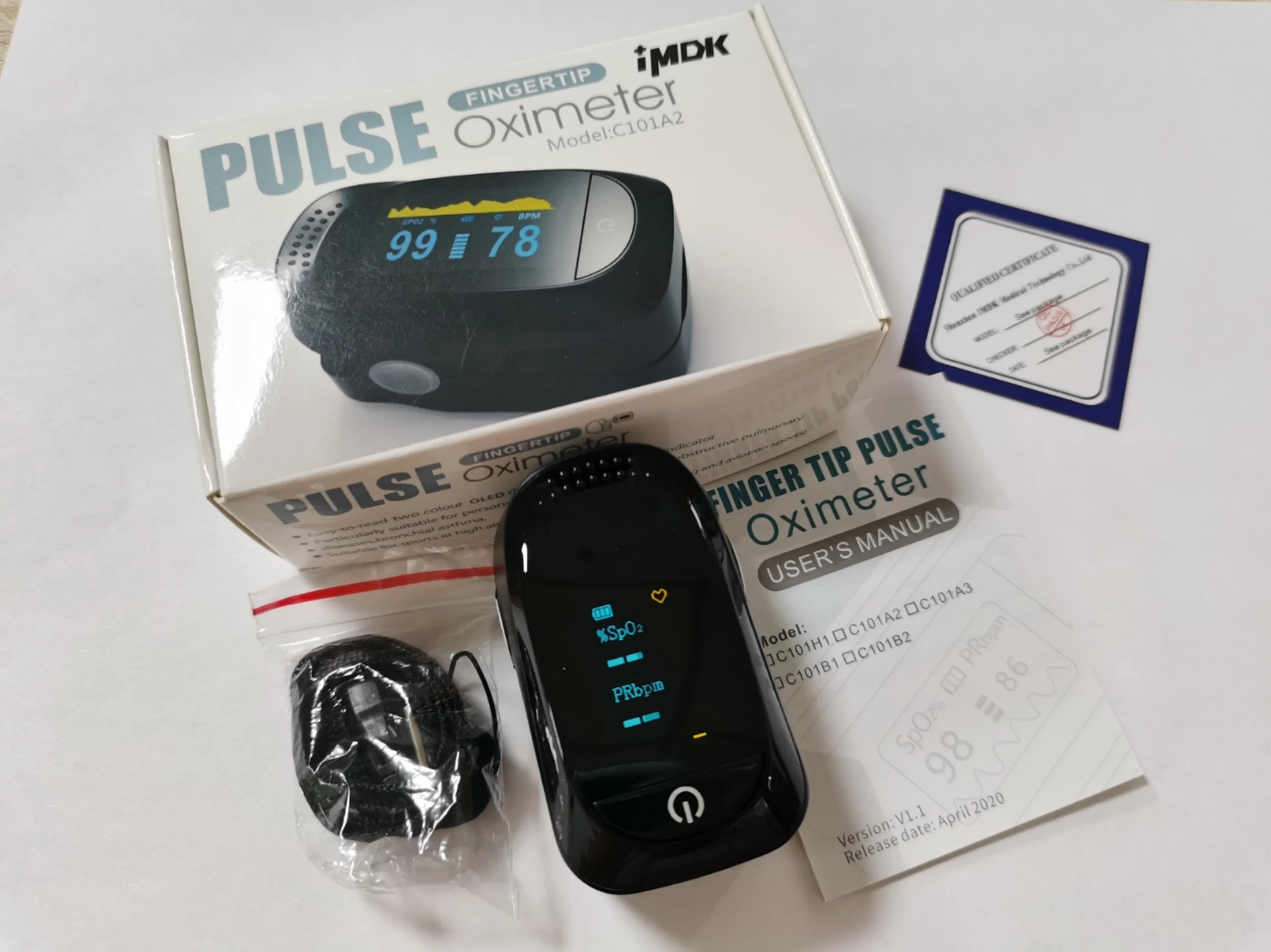 Appareils médicaux ce pour le test de l'oxygène du sang OLED SpO2 FingerTIP Pulse Oxymètre appareils médicaux domestiques