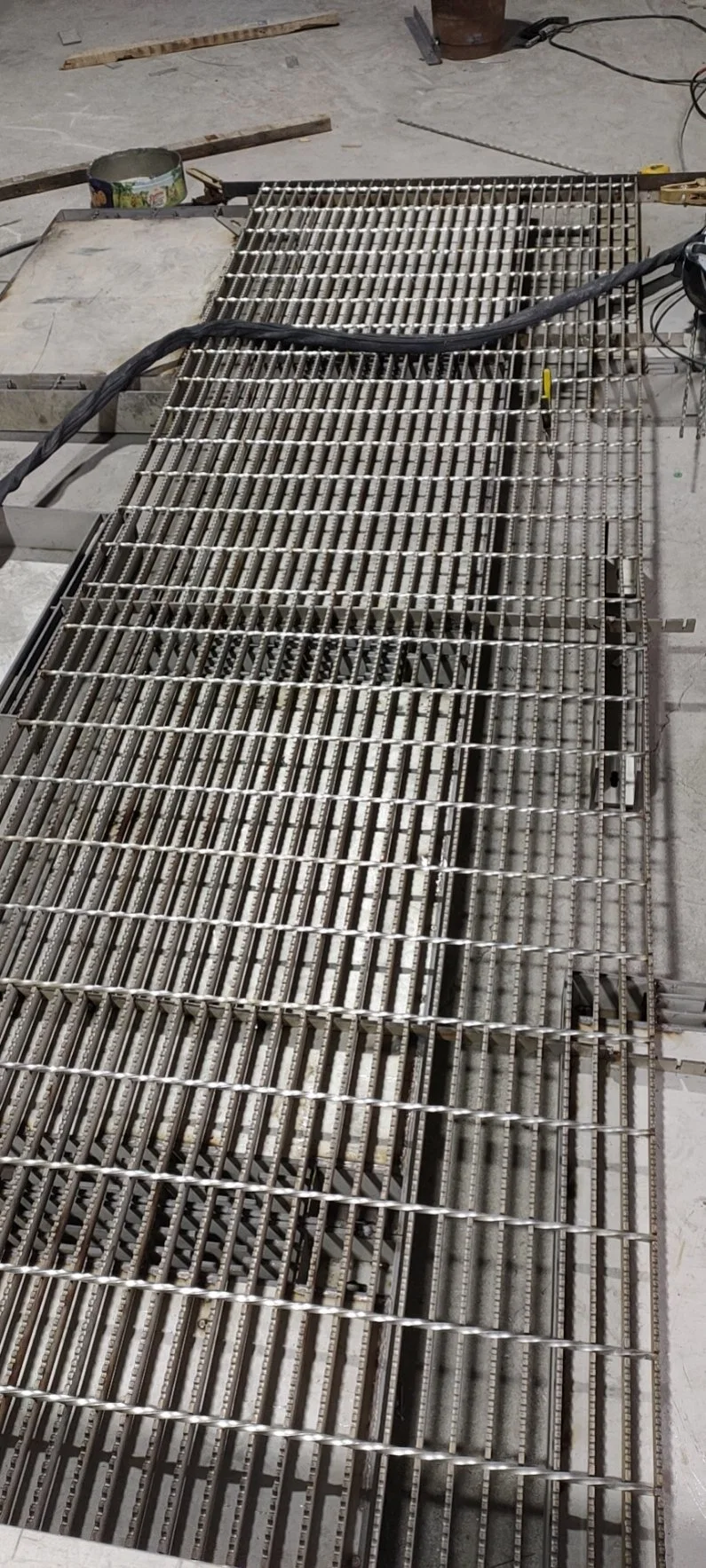 201 304 316 Customized Stainless Floor Grate Panel Catwalk Steel Grating Walkway Platform