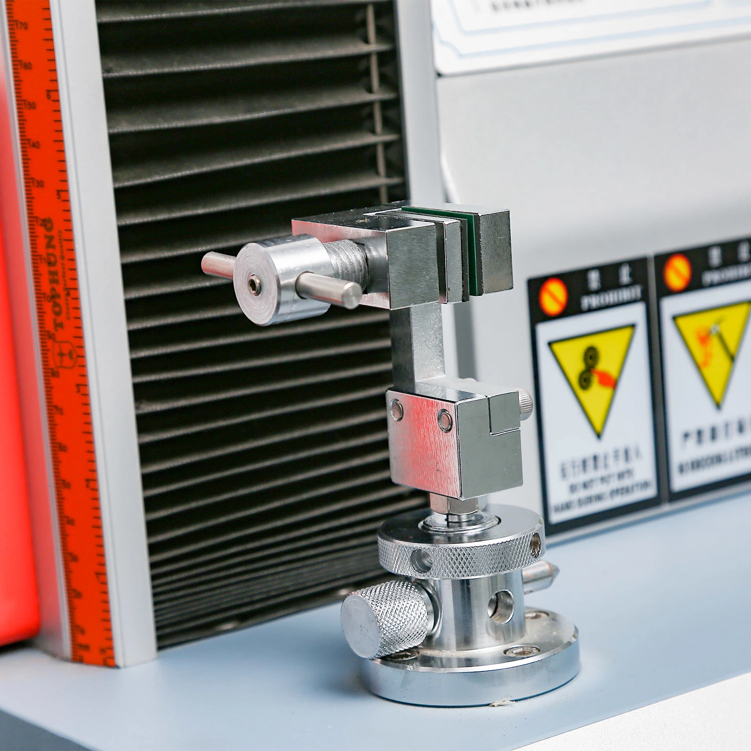 En una única columna de material de caucho la máquina de prueba de resistencia de flexión (TH-8203A)