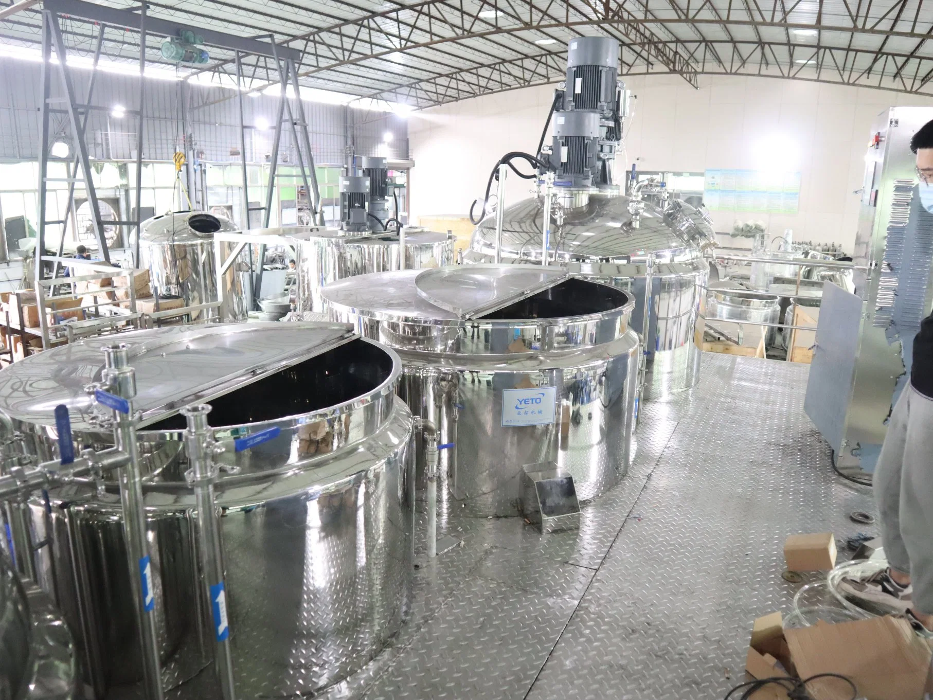 Cosmetics Manufacturing Plant Whitening Cream Emulsifier Moisturizer Lotion Vacuum Mixing Machine for Cosmetic Industries