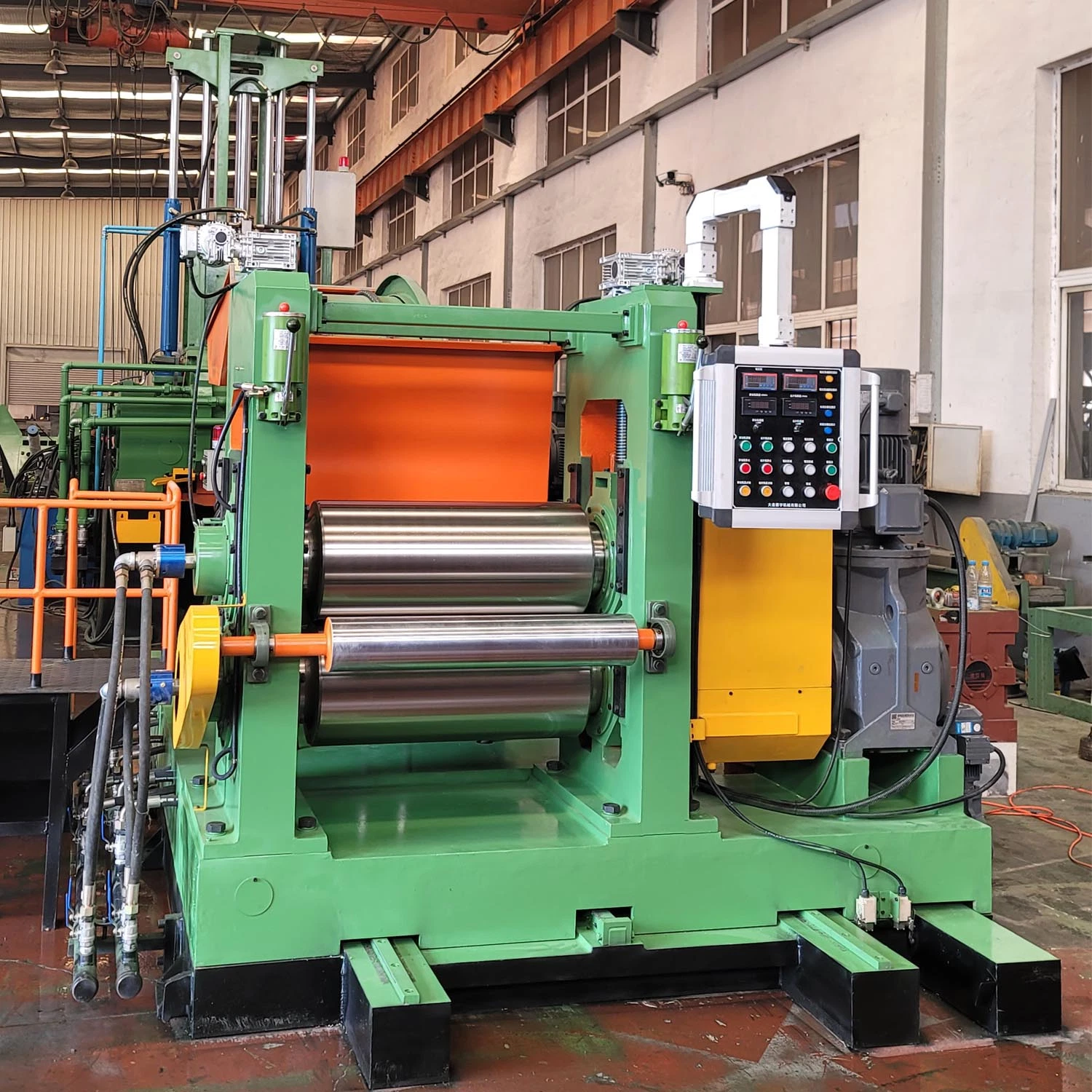 Factory Price New Conical Twin Screw Sheet Extruder for Rubber/Plastic Processing Xjy-Sz 330