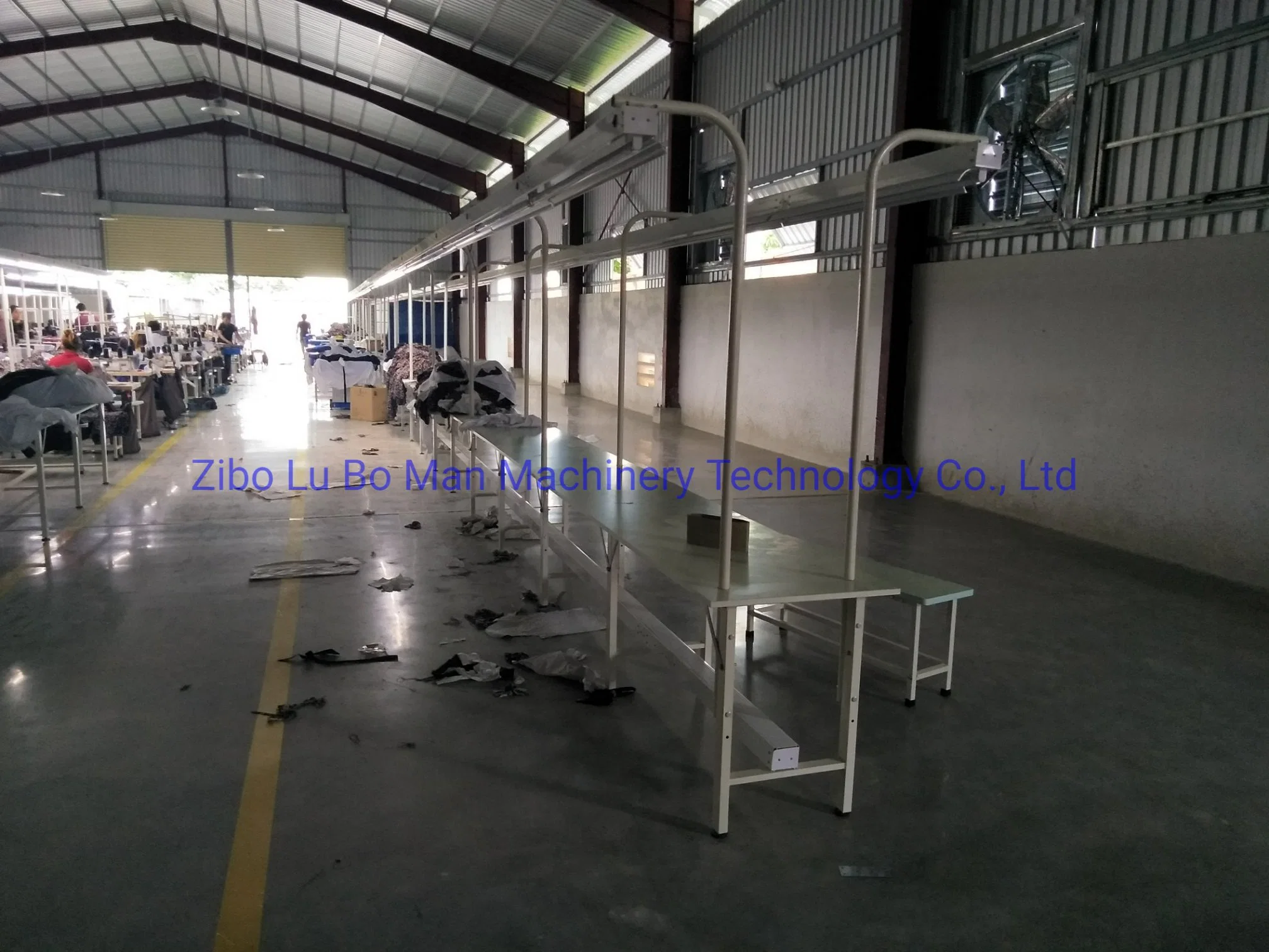 Low Price Industrial Garment Factory Sewing Line Center Table with Light