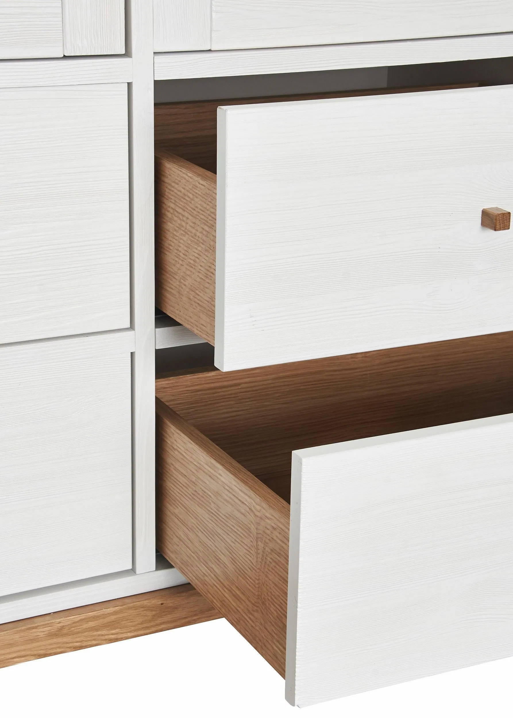 Salle de séjour, armoire en bois blanc avec tiroirs