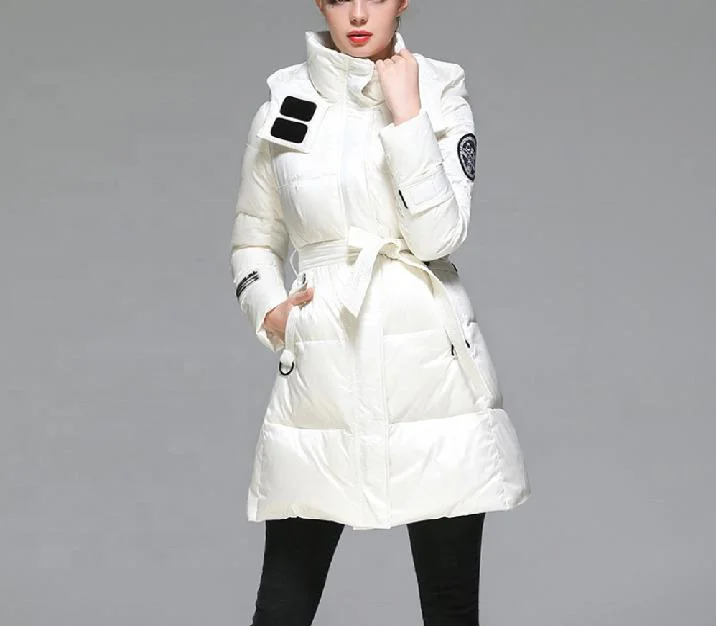 2023 Winter Neue Mode für Damen Puffer Plus Größe Jacke Helle Seite Warme Jacke Kapuzen Daunenmantel Bubble Frauen Daunen Mäntel
