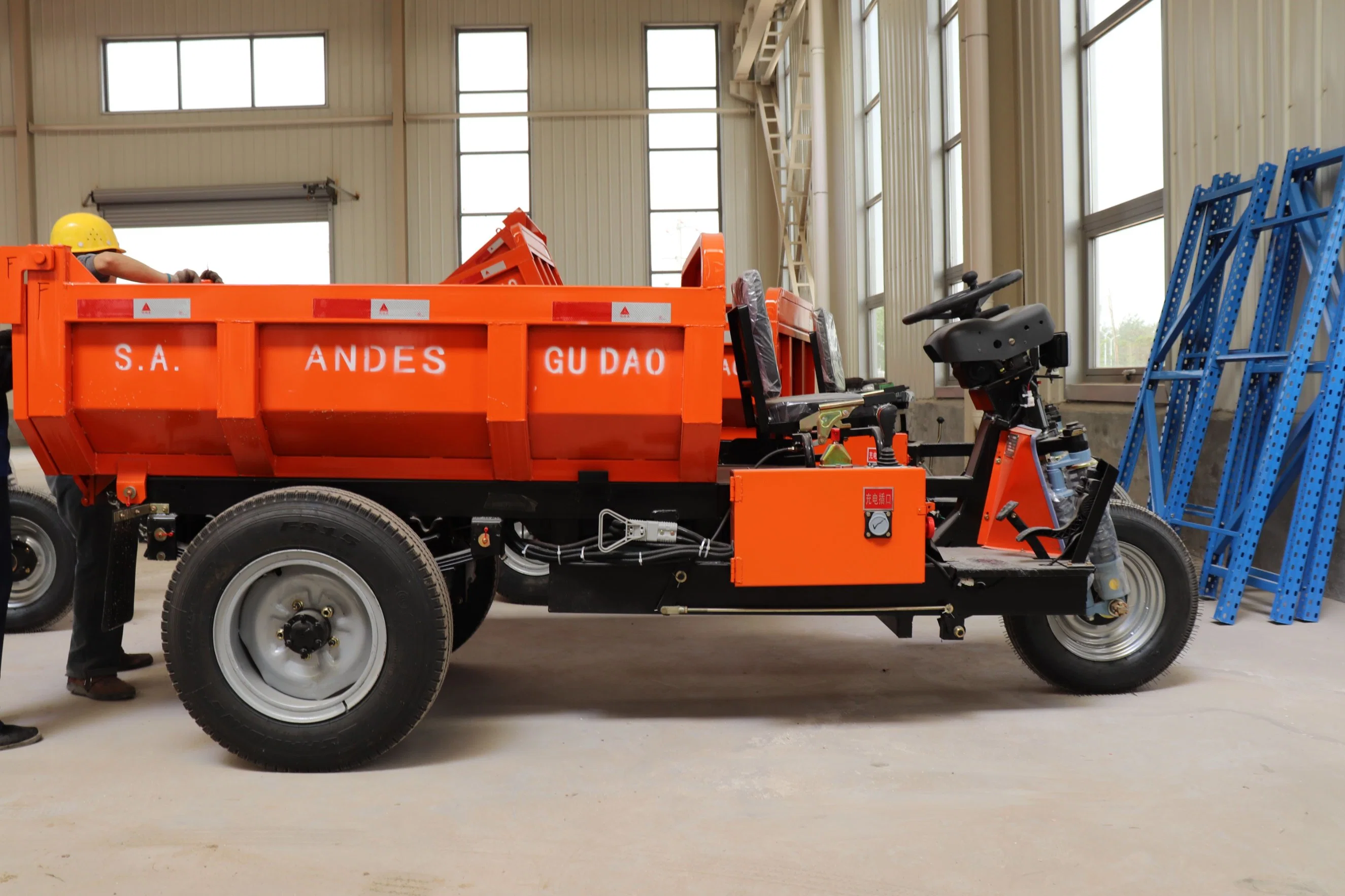 محرك ديزل Mini Dumper 4X4 بقدرة 4 أطنان على اليسار محرك ديزل Trike /Mini Dumper 4X4 على اليسار مثلثات موتور الدفع اليدوي