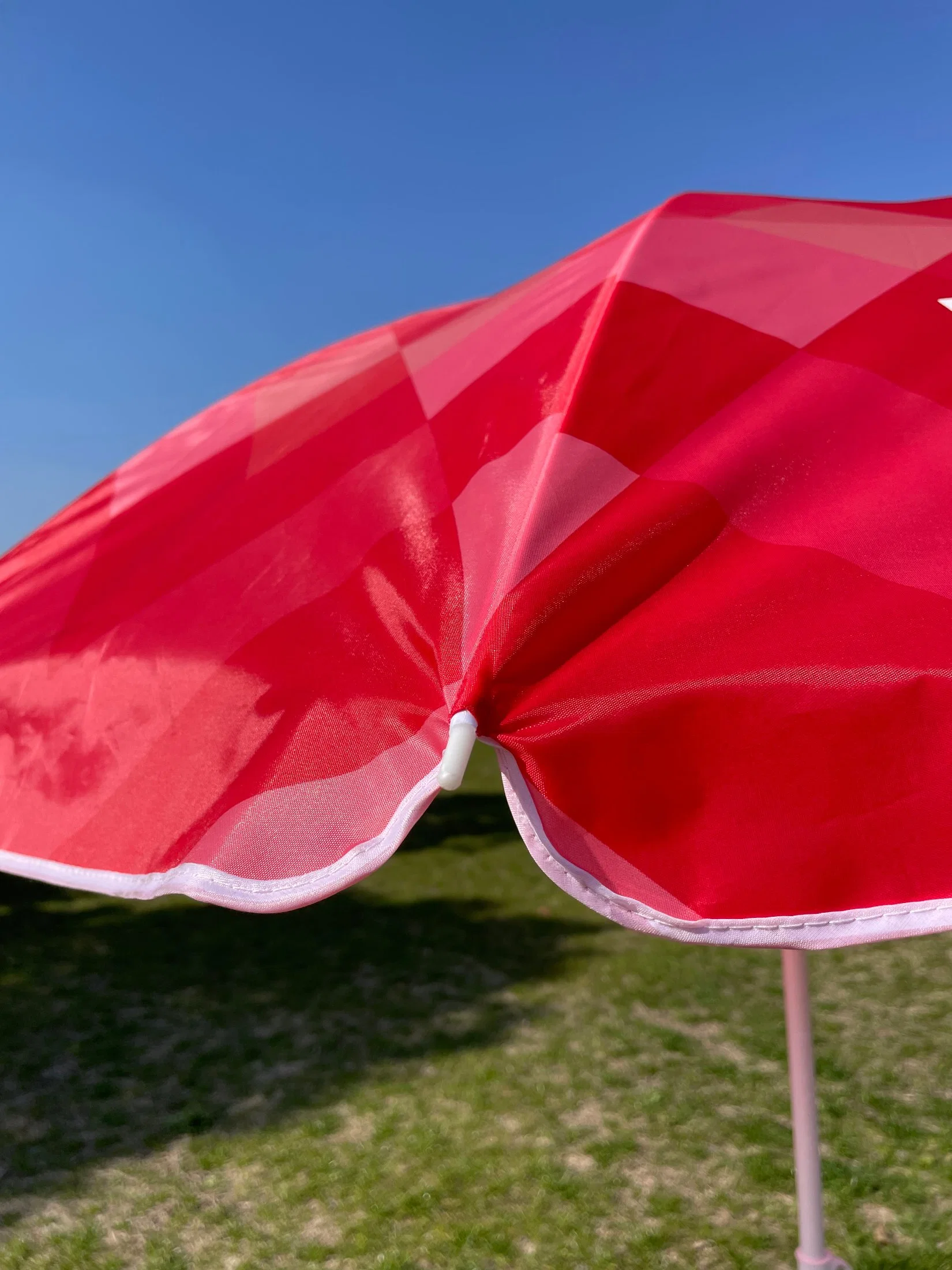 1.8m 170t Polyester Cheap Sun Beach Umbrella