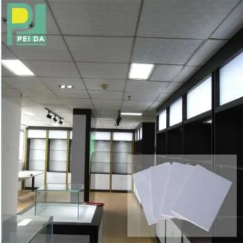 Diseños populares PVC Interior Waterproof Gypsum techo azulejos decoración del hogar Materiales